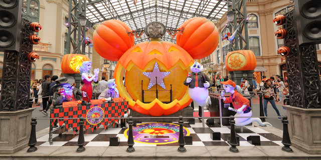 ふー。　ディズニー　ハロウィン　バルーン　オレンジと紫 オレンジと紫の蜘蛛の巣デザイン！東京ディズニーランド