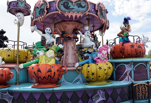 ファンタジーランドをイメージしたフロート