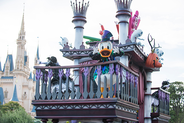 マークトウェイン号をイメージしたフロート