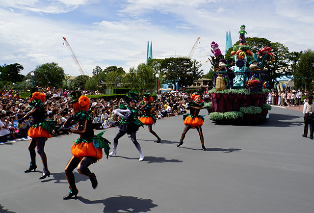 クリッターカントリーをイメージしたフロート