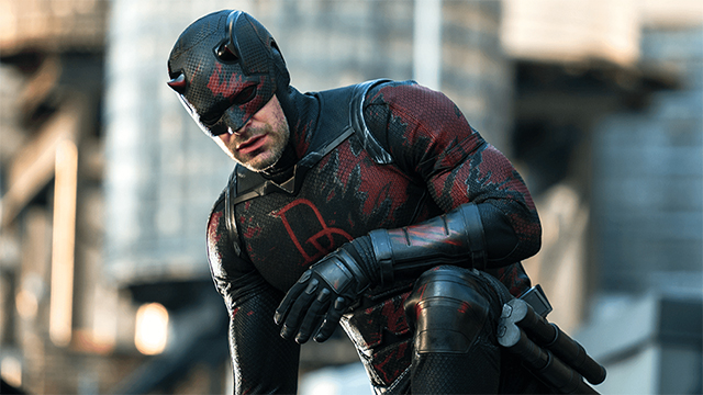 『デアデビル：ボーン・アゲイン』洗練された黒いスーツの秘密